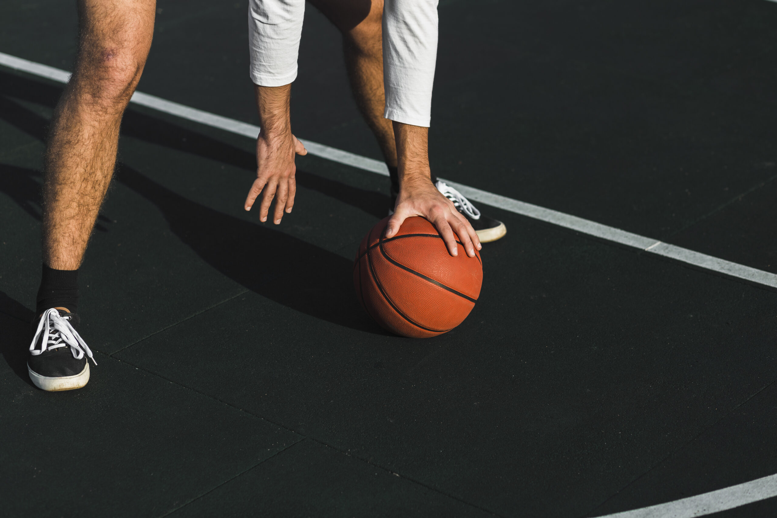 professional-basketball-player-practicing